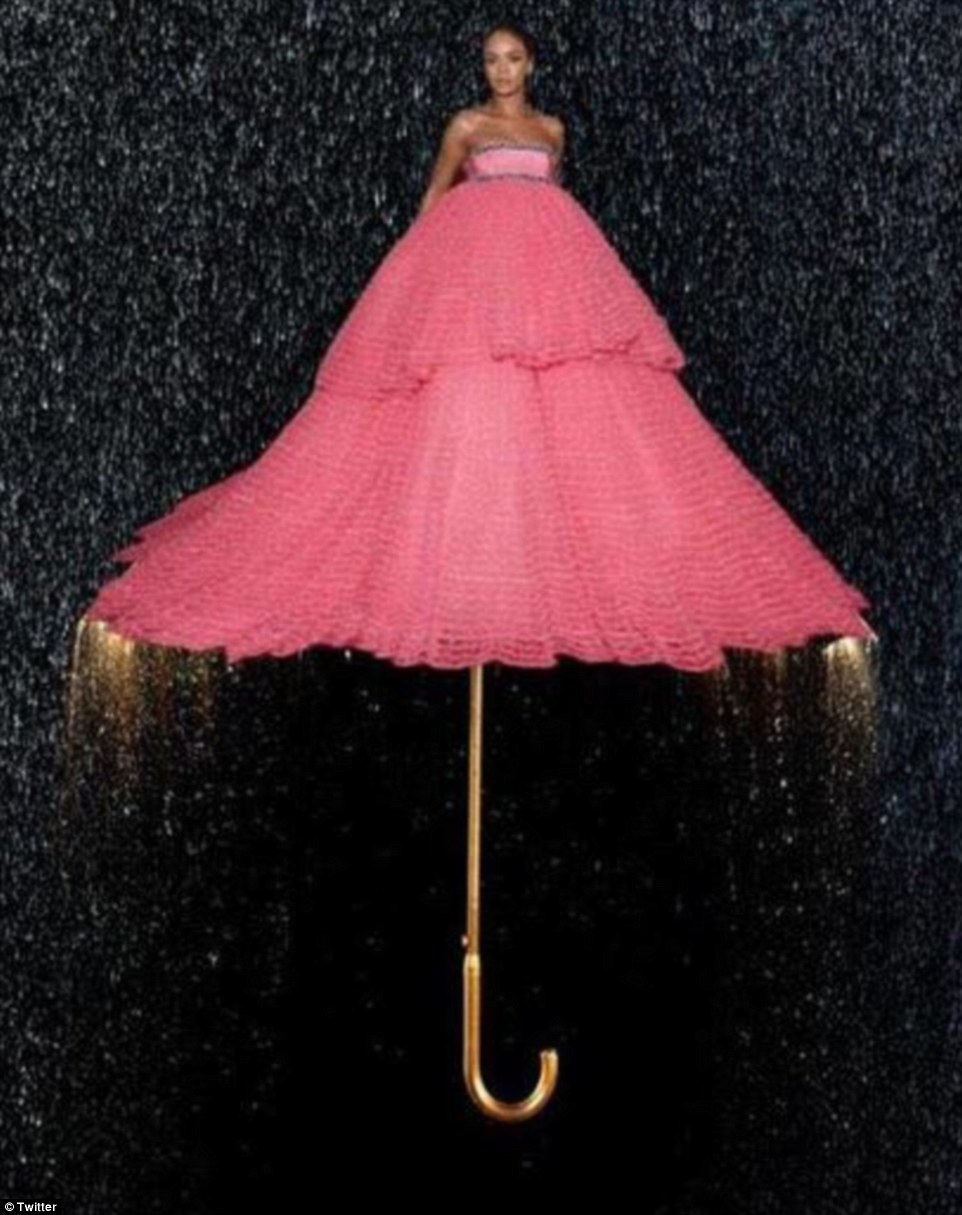 2583CD9A00000578-2946536-Under_my_umbrella_This_person_envisioned_Rihanna_as_a_lace_paras-a-178_1423519906295