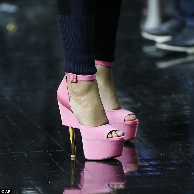 Beyonce-Pink-Platform-Heels-Fashion-Police-Nigeria-3