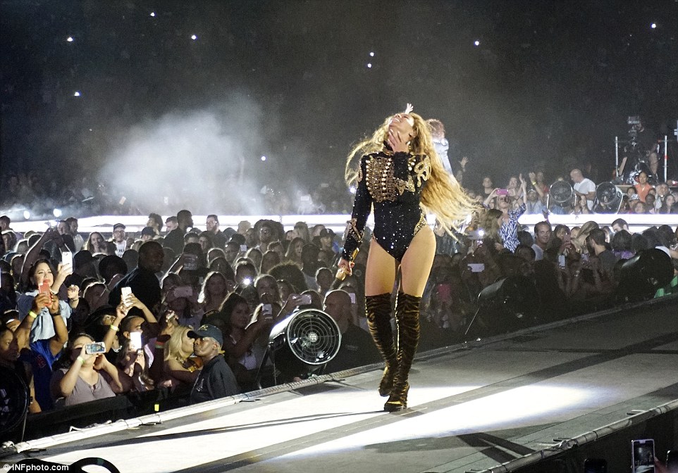 Beyonce-Formation-Tour-FashionPoliceNigeria-8