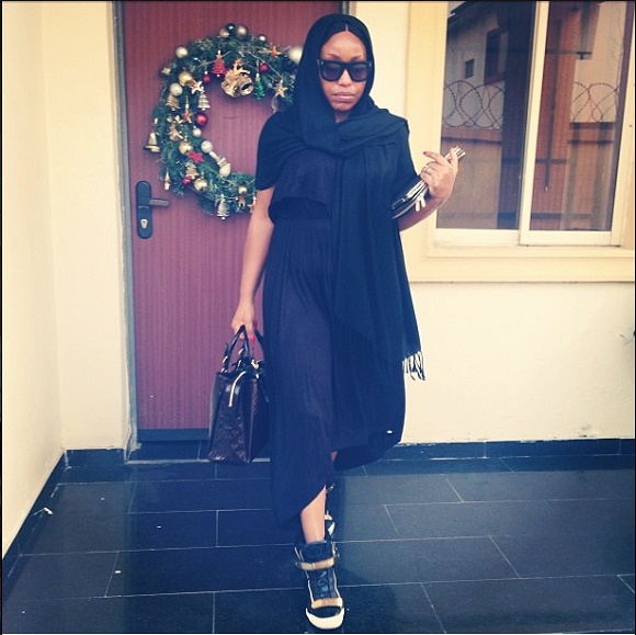 dress-and-sneakers-outfit-style-fashion-police-nigeria-3