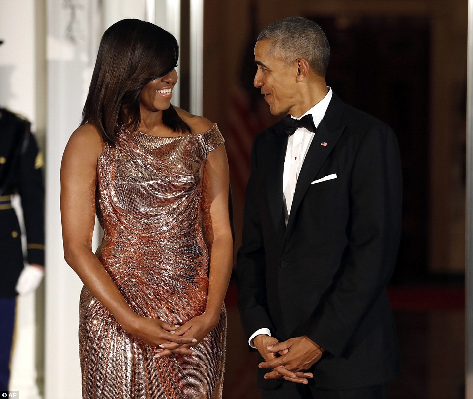 michelle-obama-chainmail-atelier-versace-gown-state-dinner-fashionpolicenigeria-4