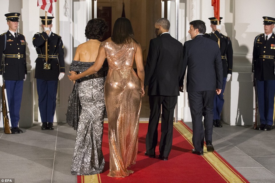 michelle-obama-chainmail-atelier-versace-gown-state-dinner-fashionpolicenigeria-8