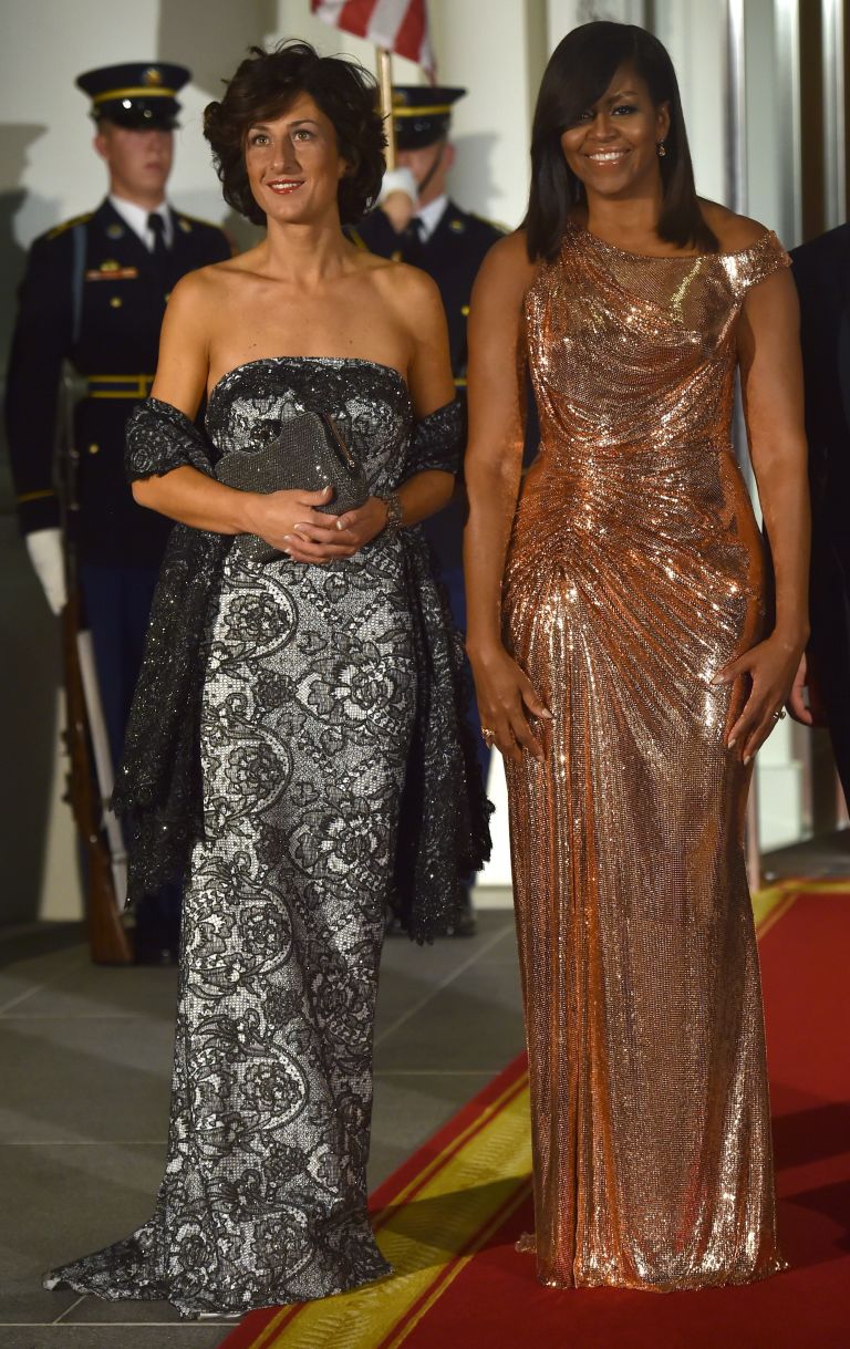 michelle-obama-chainmail-atelier-versace-gown-state-dinner-fashionpolicenigeria