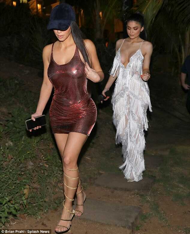 Kim-Kardashian-Chaimail-Dress-Costa-Rica-Fashionpolicenigeria-2
