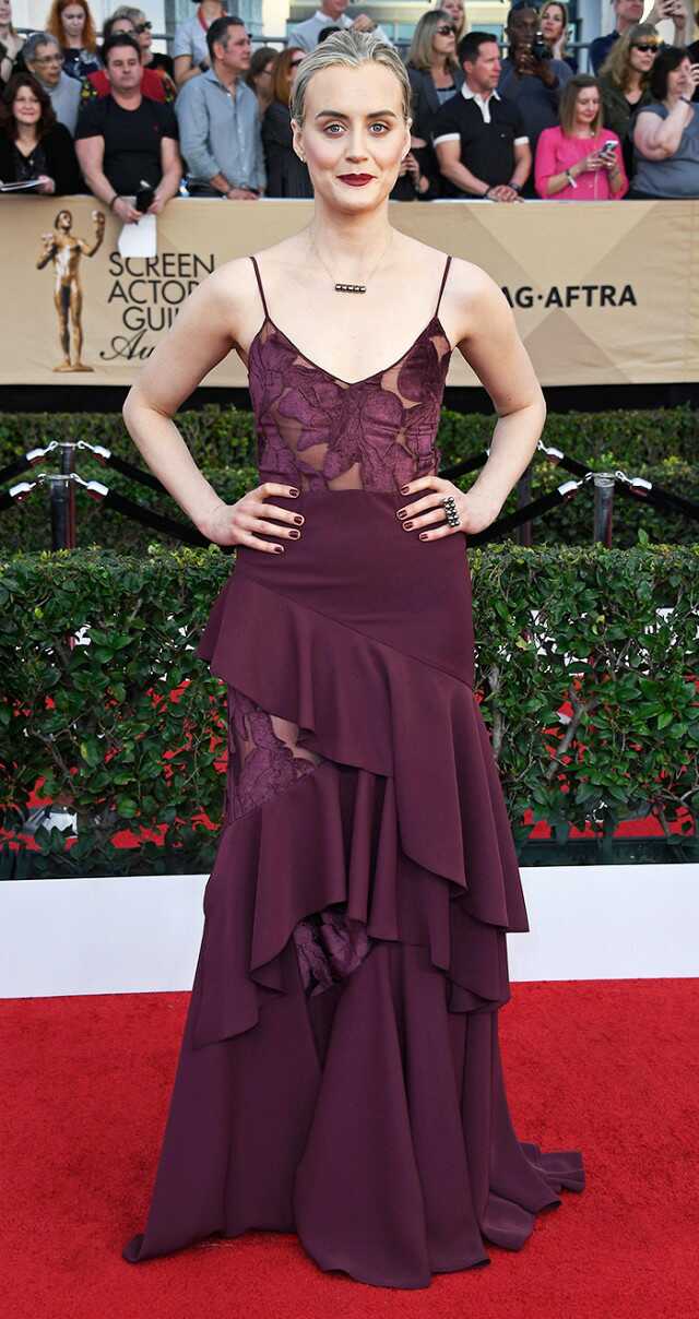 Red-carpet-sag-awards-2017-fashionpolicenigeria-25