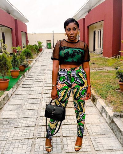 Woman wearing a cropped top - Fashion Police Nigeria
