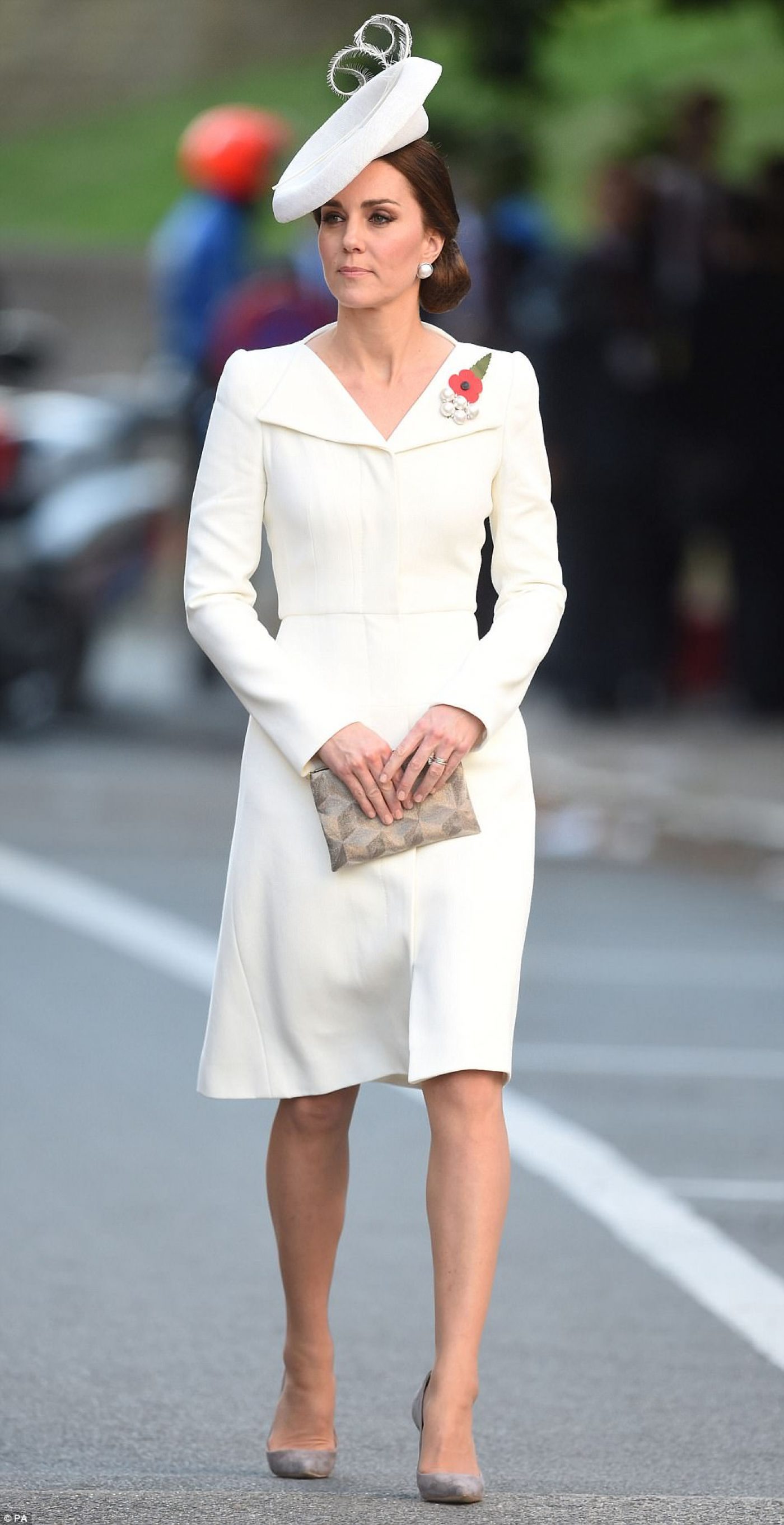 Kate Middleton Re-wore Her White Coat Dress And You Won't Even Notice | FPN