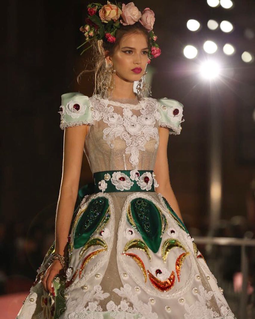Outrageous Headpieces, Ball Gowns & Colors, See Dolce & Gabbana's ...