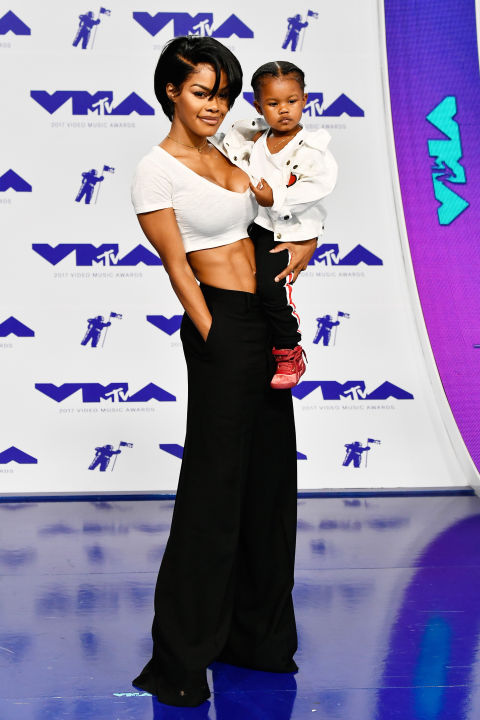 mtv-vmas-2017-red-carpet