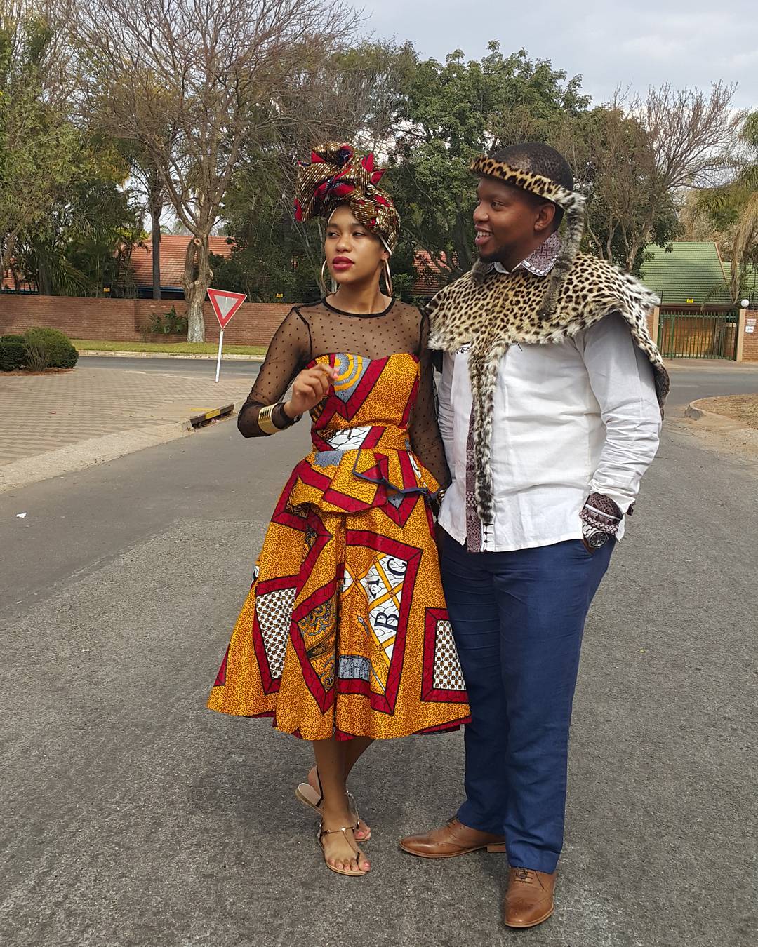zulu-groom-zambian-bride-traditional-wedding-ankara-dress