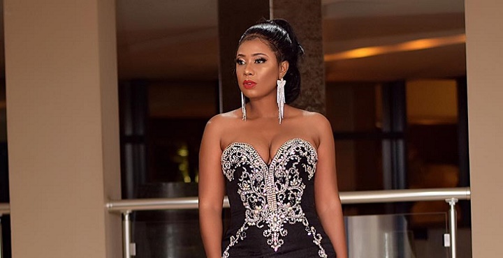 Selly Galley Black Gown