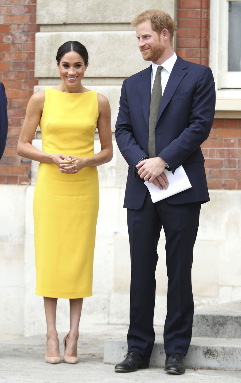 meghan-markle-yellow-dress-commonwealth-youth-event-01