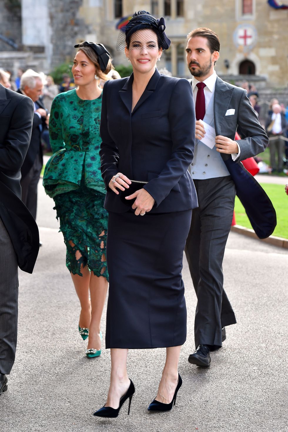 princess-eugenie-wedding-guest-arrivals-liv-tyler-1051949416