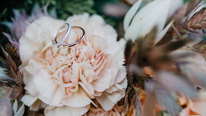 Photo of a beautiful wedding ring