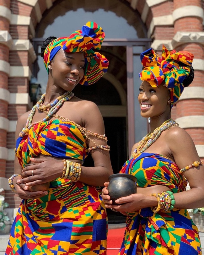 This Ghanaian Bride's Traditional Wedding Dress is as Vibrant as You'd ...