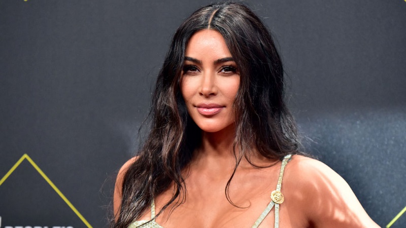 Kim Kardashian Contour Routine Makeup Tutorial
