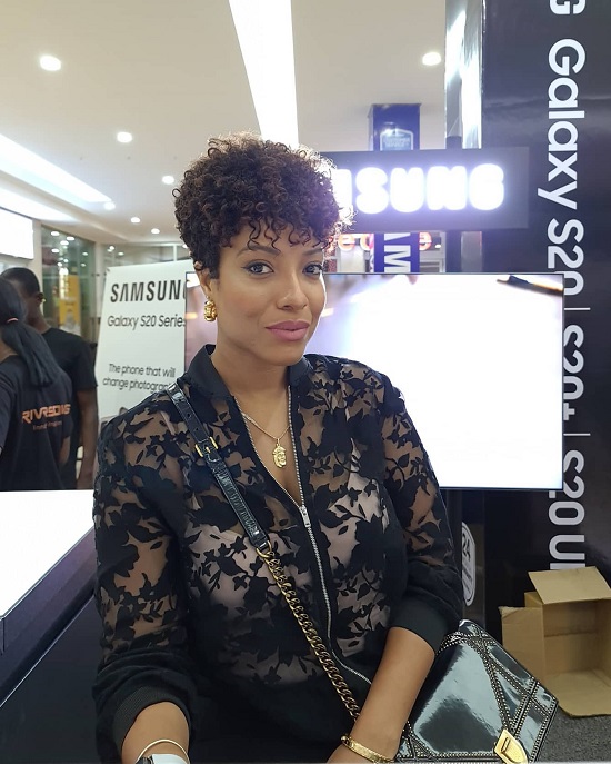 Joselyn Dumas Curly Hairstyle With Bangs