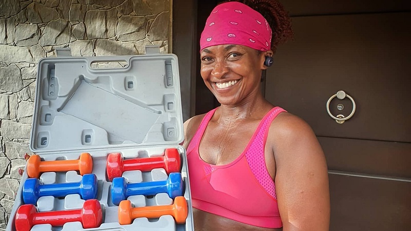 Kate Henshaw's Dumbbell Set Is Total Workout Goals