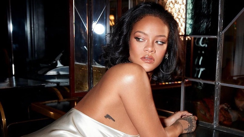 Rihanna No Makeup Makeup Look