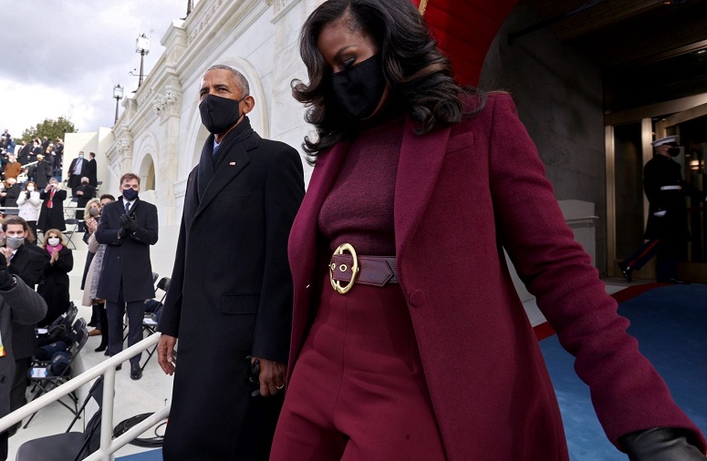 michelle-obama-bouncing-hair-joe-biden-inauguration-01