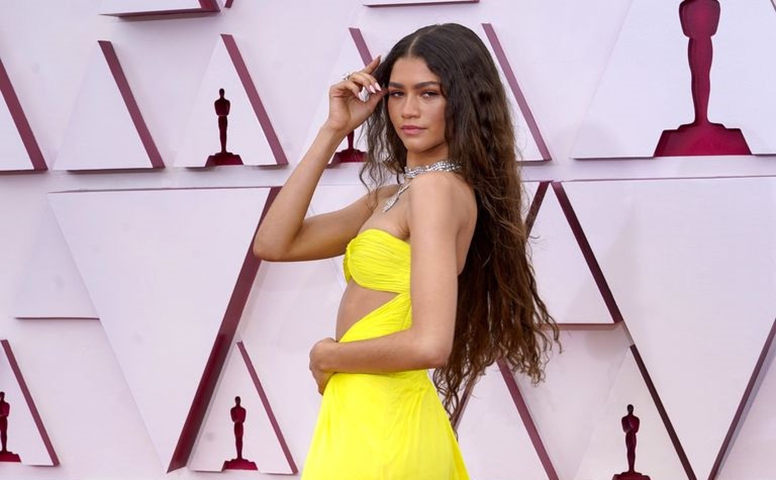 Zendaya Brought Yellow To The Oscars Red Carpet In A Stunning Valentino