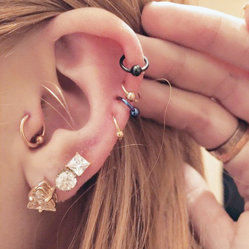 5 Latest Helix Earrings That Every Woman Love