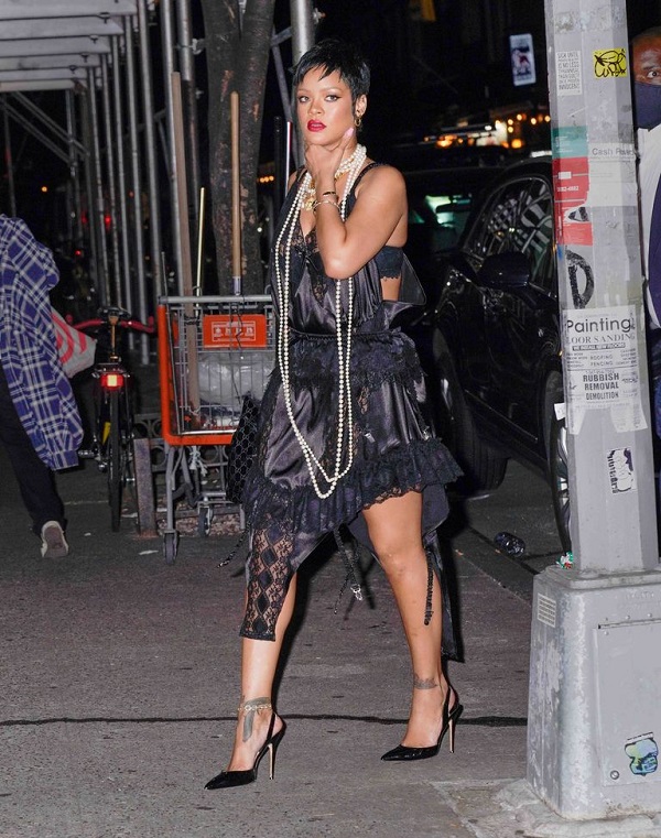 Rihanna Reminded Us How To Dress Up A Lingerie