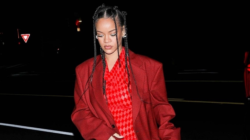 Rihanna Look Amazing Attending The Rihanna 2021 ComplexCon