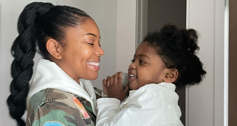 Gabrielle Union And Daughter Kaavia Workout Together