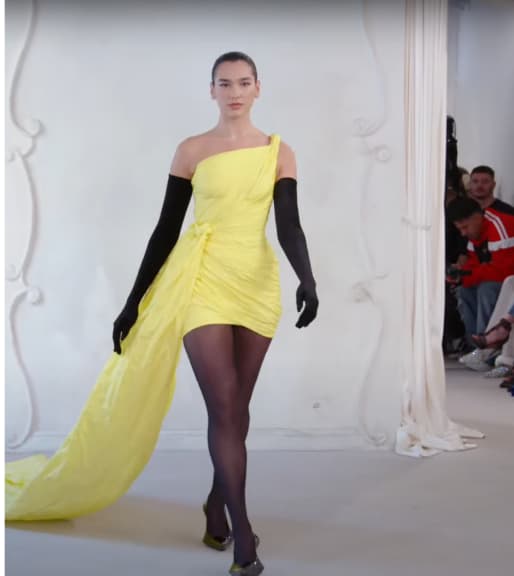 Dua Lipa Walking Balenciaga 2022 Couture Week Show in Paris