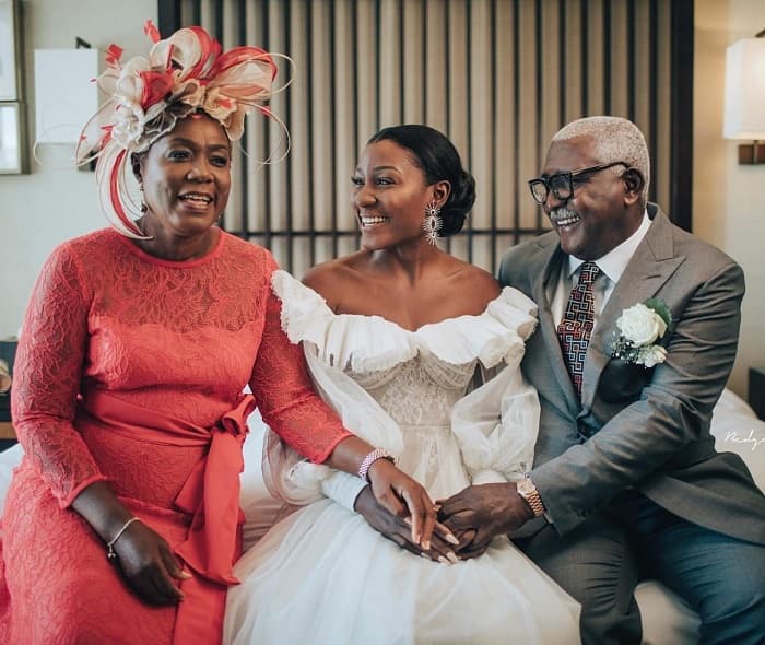 Photo of bride with her parent 