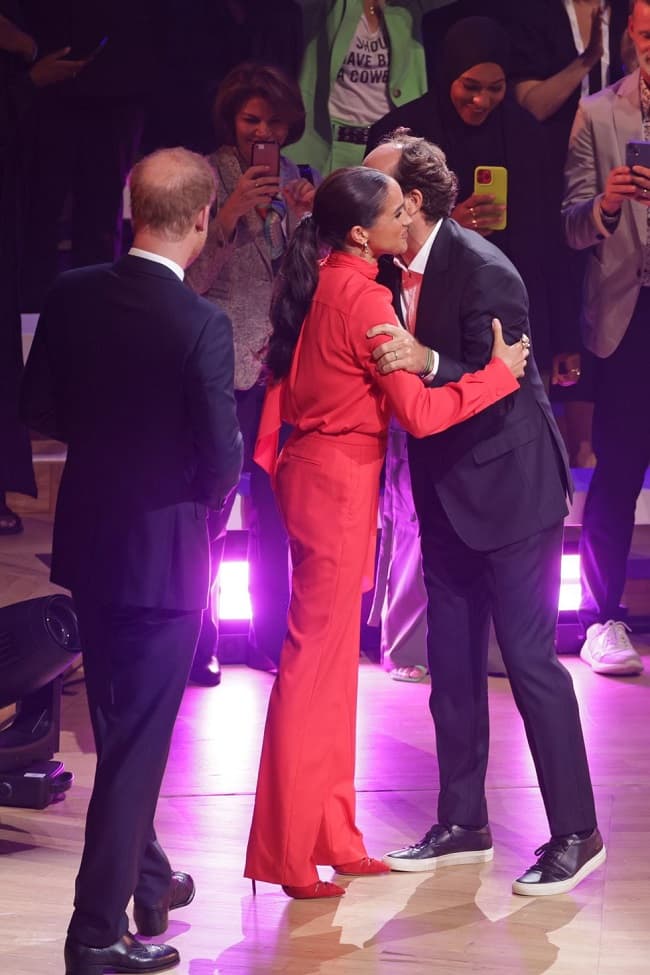 Meghan Markel attended One Young World Conference in bold red outfit