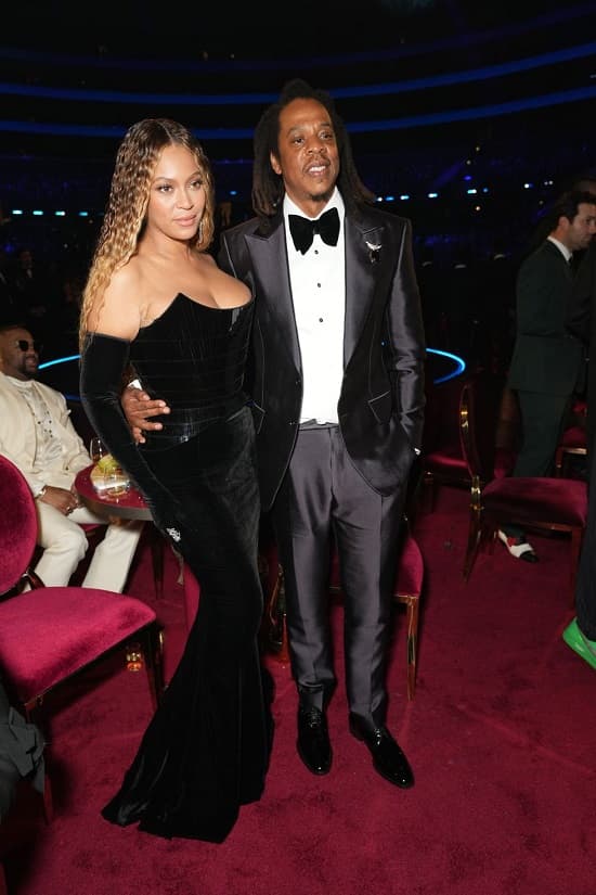 Beyonce stunning black velvet gown at the 2023 Grammys 
