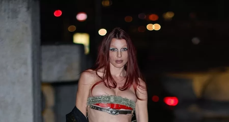 Julia Fox wears only belts in Milan