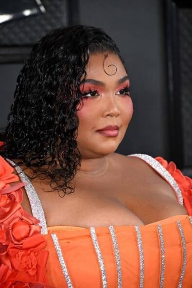 Lizzo Grammys 2023 beauty and makeup look