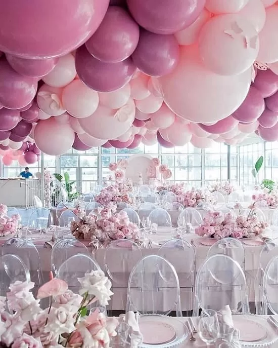 Balloon wedding decor idea photo