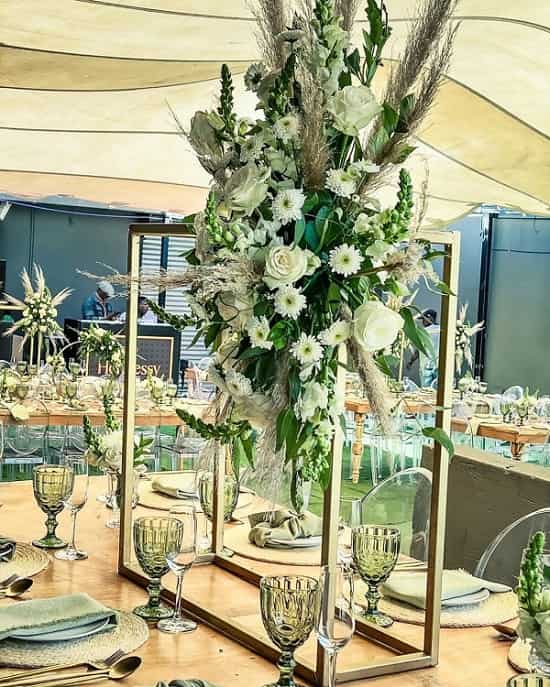 Greenery and floral wedding decoration idea photo