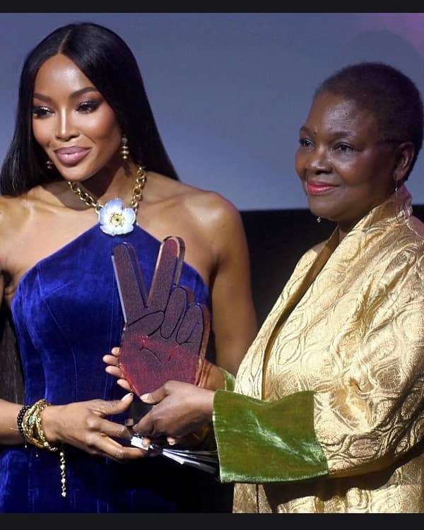 Naomi Campbell receives Art Vision Awards 2023 In A Gorgeous Blue Dress