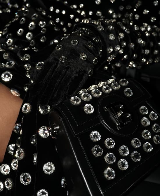 Beyonce wears a black velvet Balmain dress covered with diamonds - Fashion Police Nigeria