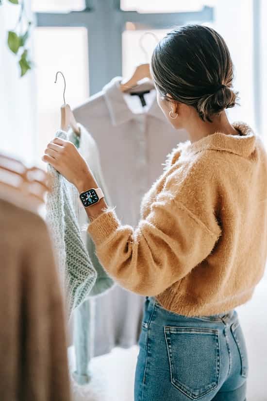 Women’s Wardrobe Essentials For Hybrid Work