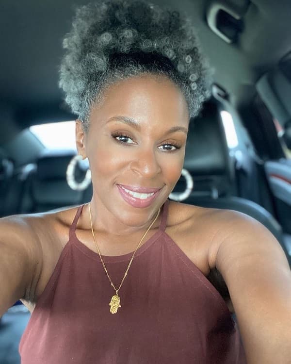 Photo of African American woman showing off her grey hair - Fashion Police Nigeria