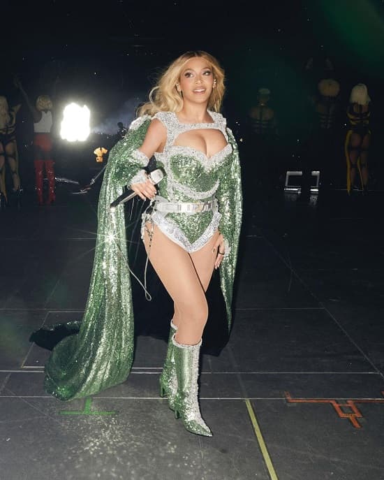 Beyonce wore Watergreen corset bodysuit for Poland renaissance world tour, 27th June, 2023 - Fashion Police Nigeria