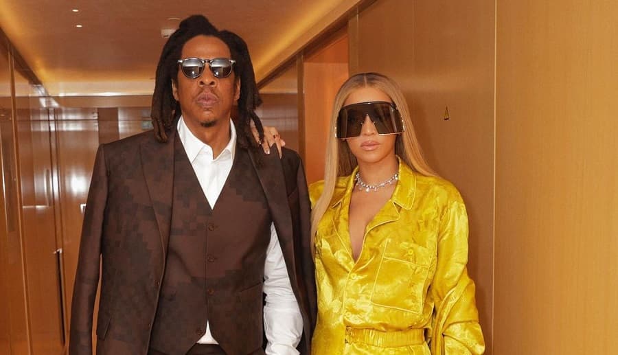 Beyoncé Rocks Pajama Style at Louis Vuitton Show