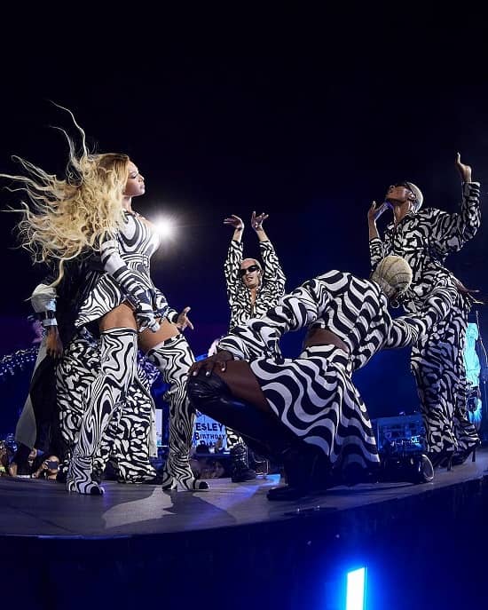 Beyonce wears Tongoro bodysuit for Santa Clara Renaissance World Tour - Fashion Police Nigeria