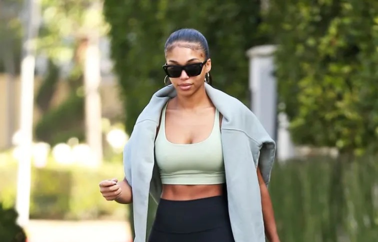 Lori Harvey Leggings and sports bra outfit - Fashion Police Nigeria