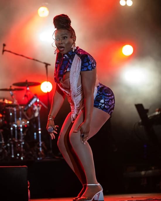 Yemi Alade African prints dress at African Barbie Tour Germany - Fashion Police Nigeria