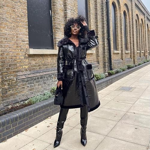 African American woman wearing - all black outfit - Fashion Police Nigeria
