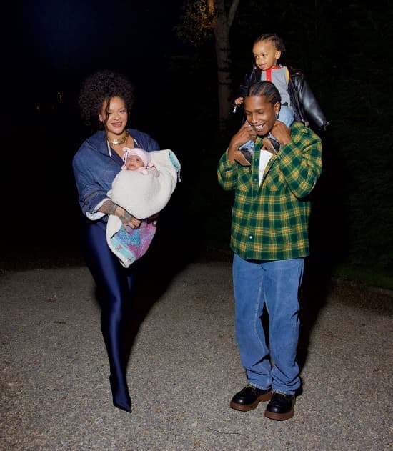 Rihanna and A$AP Rocky Poses In New Photos With Their Newborn Baby Riot ...