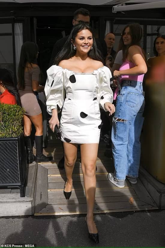 Selena Gomez outfits at Paris Fashion Week Spring/Summer 2024 photo