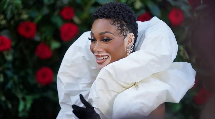 Winnie Harlow Zuhair Murad Velvet black dress, London Fashion Week - Fashion Police Nigeria